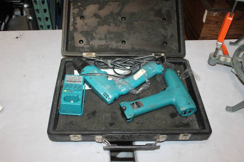 lot 316 image: Lot of (2) Makita 9.6V Cordless Power Tools w Case Including 1) Impact Wrench AND 1) Drill