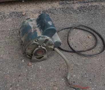 lot 16 image: GE 12 hp Electric Motor
