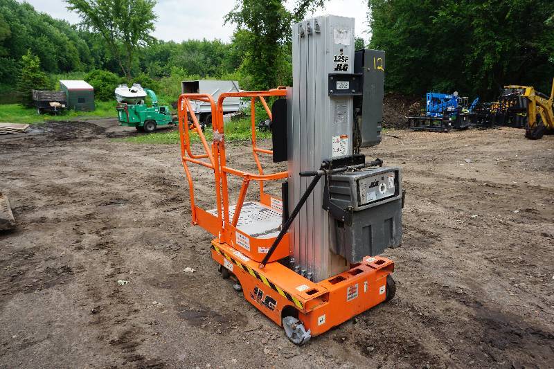 2000 JLG Model 12 SP Battery Powered Man Lift/Stock Picker West Metro