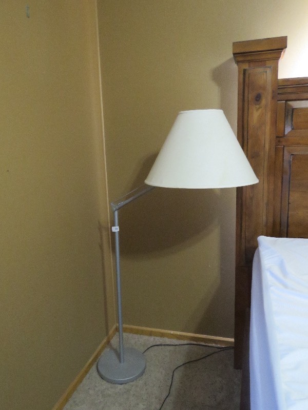 Floor lamp