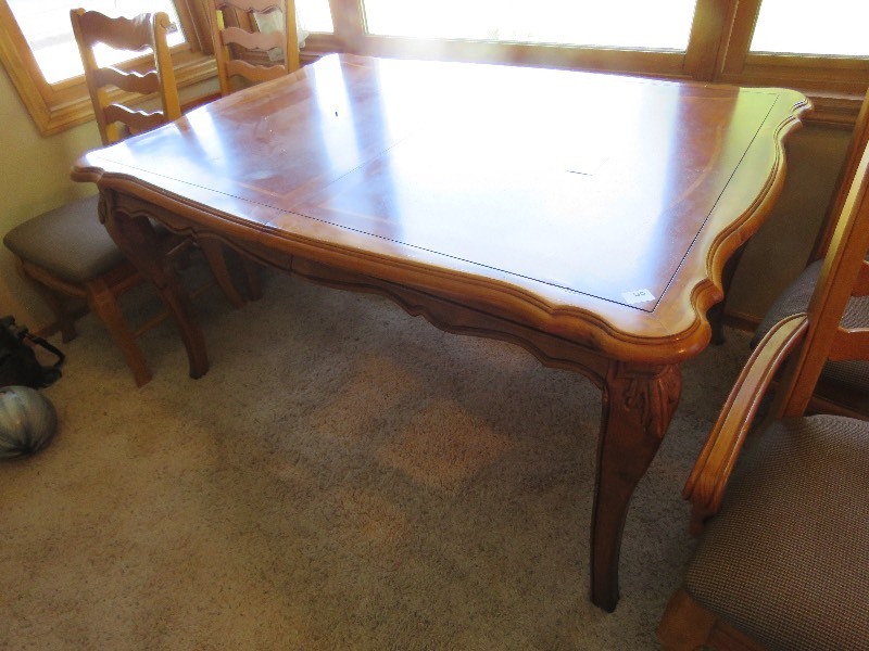 Kitchen Table and 6 Chairs