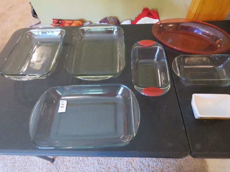 Glass baking pans