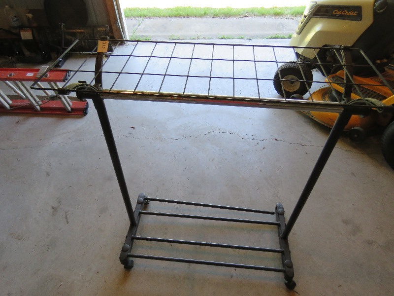 Clothing rack