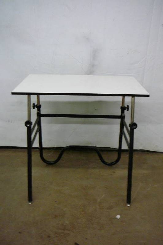 lot 9 image: Drafting table