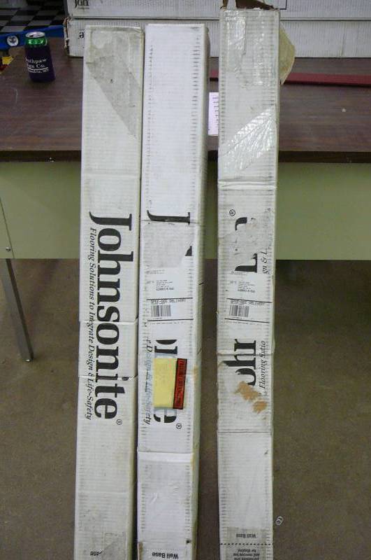 lot 44 image: Vinyl toe base