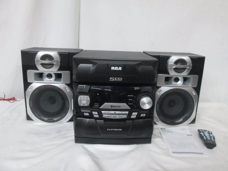 lot 14 image: RCA 400-Watt 5-CD Bluetooth Sound System