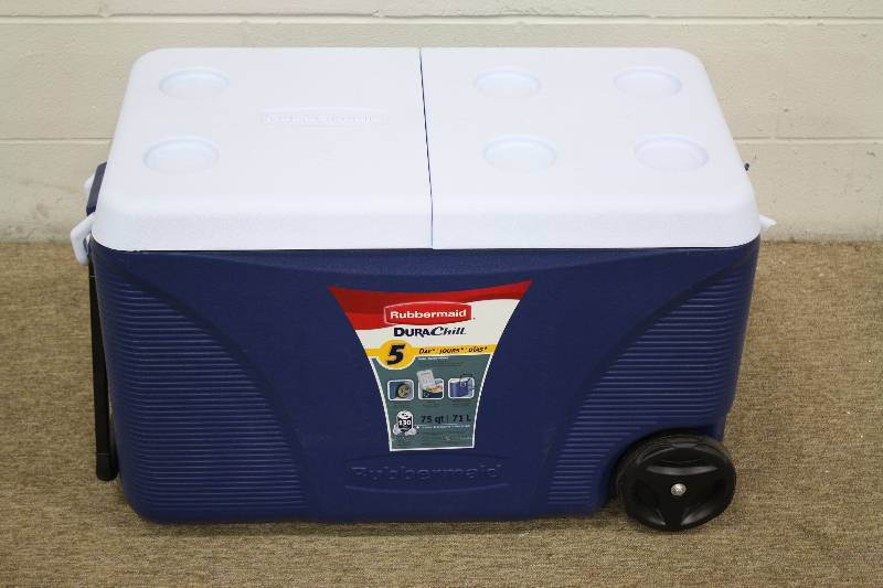 lot 7 image: 75 Quart Rubbermaid Cooler