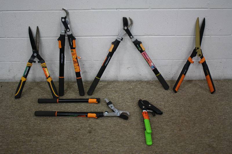 lot 11 image: 6 Fiskars