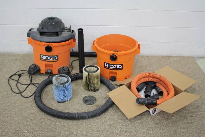 lot 19 image: Ridgid Shop Vac