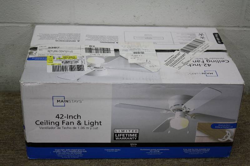 lot 25 image: 42 Lighted Ceiling Fan