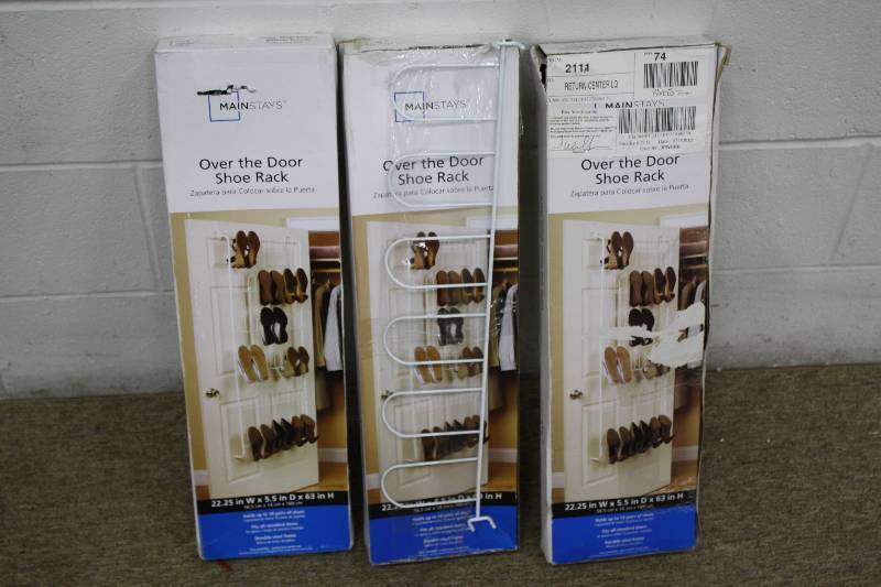 lot 27 image: Overdoor Shoe racks (3qty)