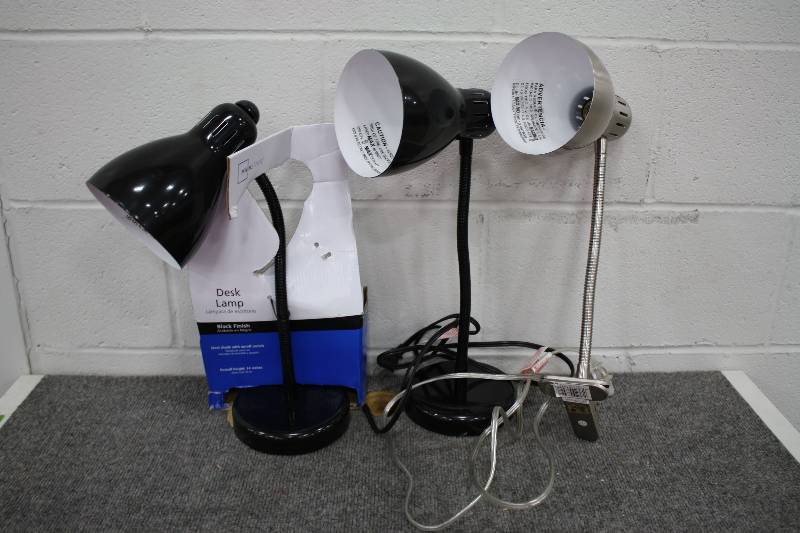 lot 33 image: Desk Lamps