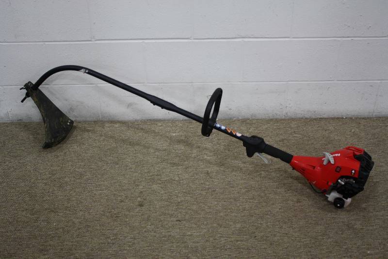 lot 50 image: Homelite Weed Whip