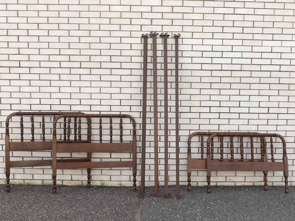 lot 6 image: Pair of Vintage Turned Wood Twin Bed Frames