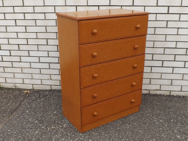 lot 8 image: Unusual Vintage Perdue Particle Board Dresser