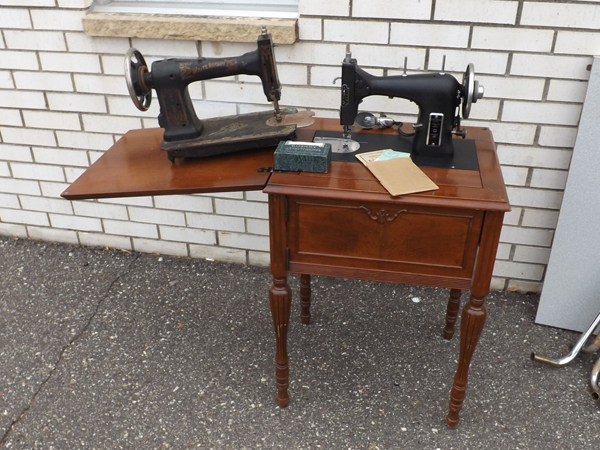 lot 11 image: Vintage Kenmore & White Sewing Machines