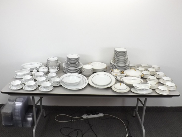 lot 17 image: 2 Sets of Fine China Noritake Seville & Pierette