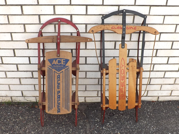 lot 21 image: 2 NICE Vintage Childs Sleds