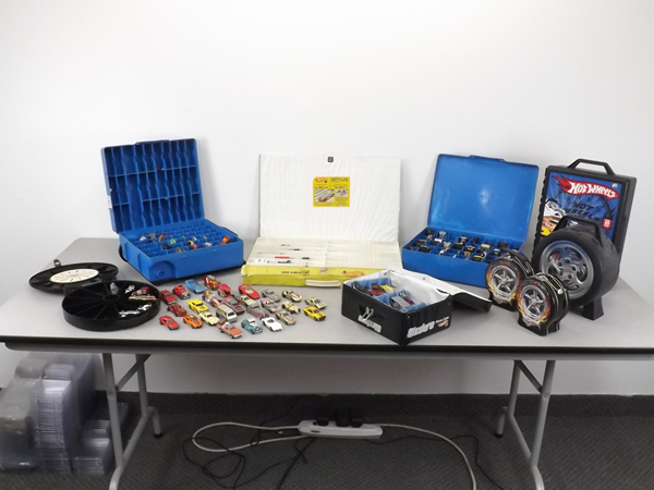lot 25 image: Group of Vintage Hot Wheels & Cases Incl. Red Lines