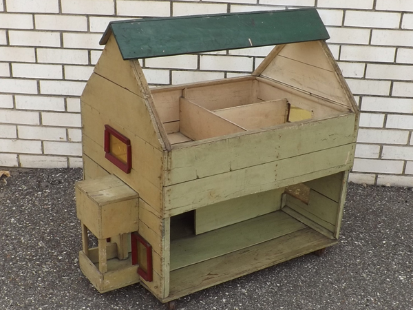 lot 27 image: Antique Wooden Folk Art Doll House