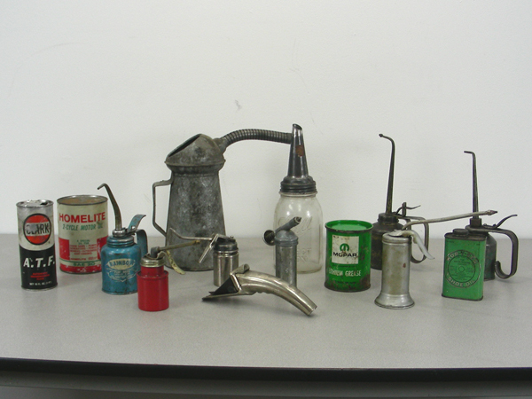 lot 34 image: Group of Vintage Oil Cans