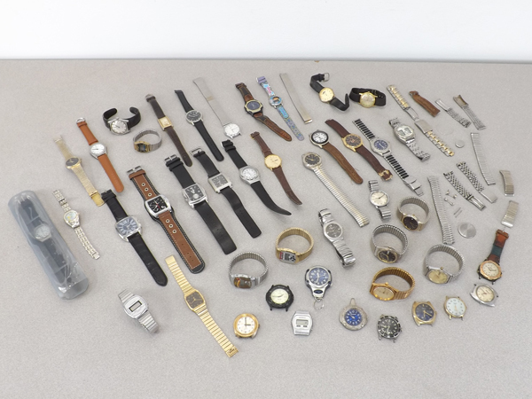 lot 37 image: Large Group of Vintage Etc Mens Watches