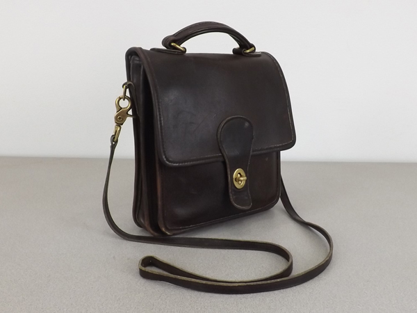 lot 38 image: Authentic Vintage Leather Coach Purse