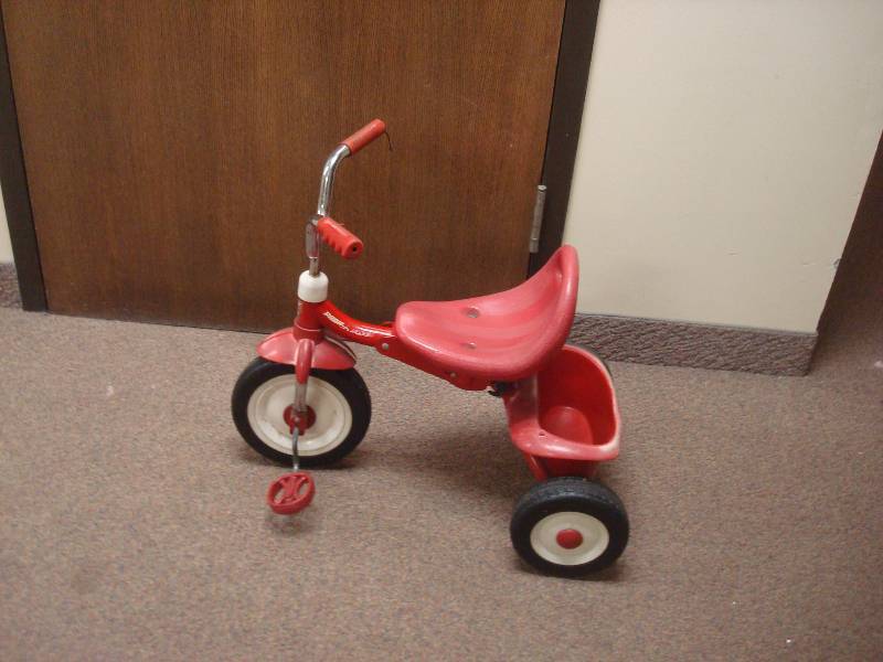 lot 8 image: Kids Radio Flyer Tricycle, Used, Some Wear...
