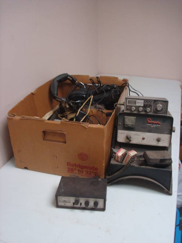 lot 52 image: Box Of Vintage Electronics, Sonar&nbspLinear...