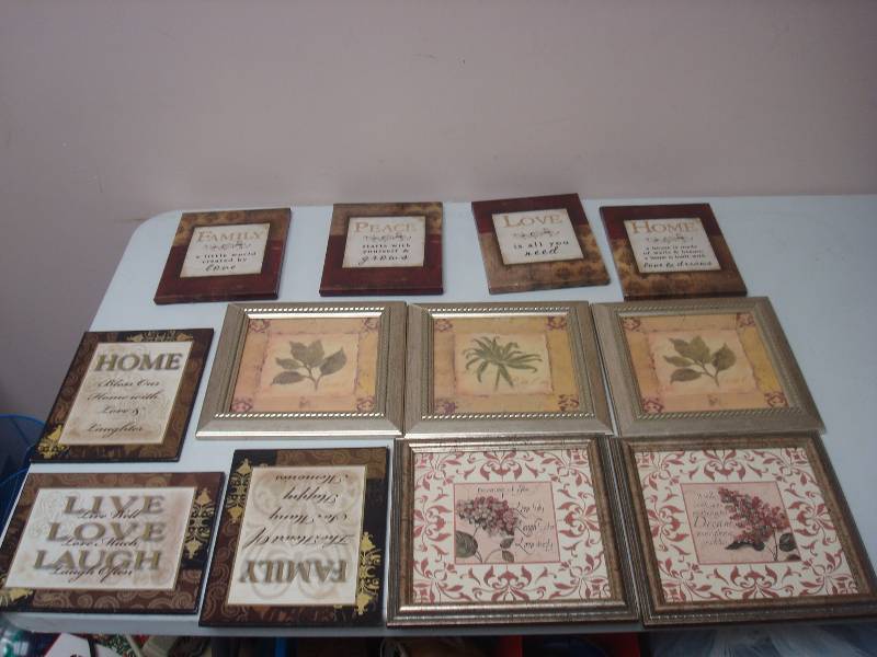 lot 60 image: Lot Of Decor Pictures...