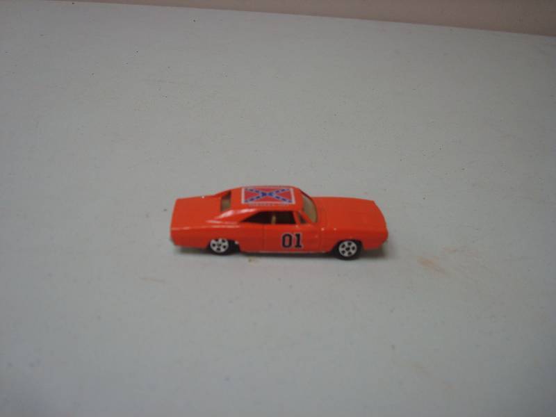 lot 68 image: Small Dukes Of Hazzard&nbspErtl Car...