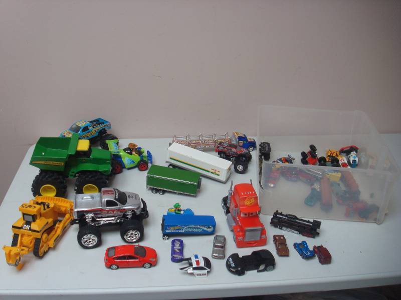 lot 69 image: Bin With Some Toy Cars...
