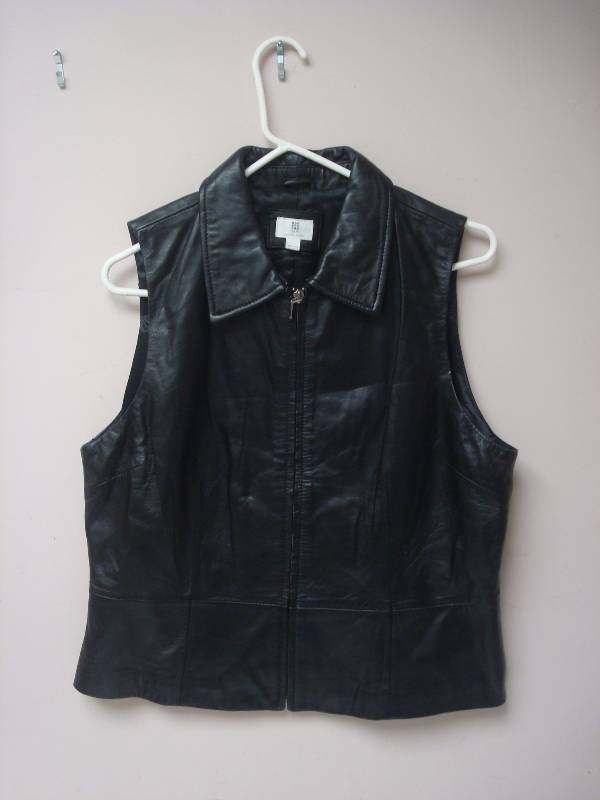 lot 96 image: Apt. 9 Womens Lambskin Leather Vest, Good Co...