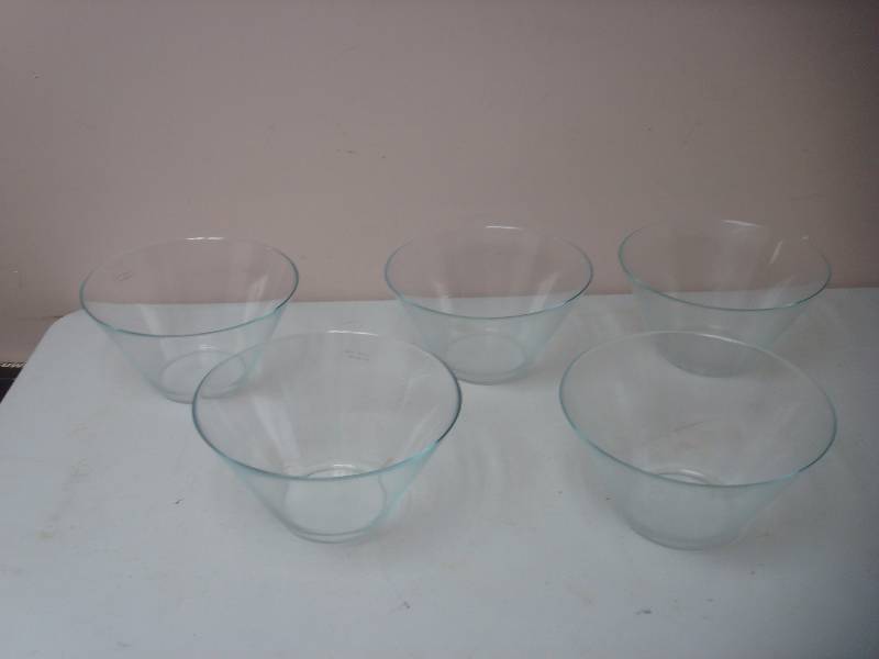 lot 119 image: Lot Of Designer Glass Serving Bowls...