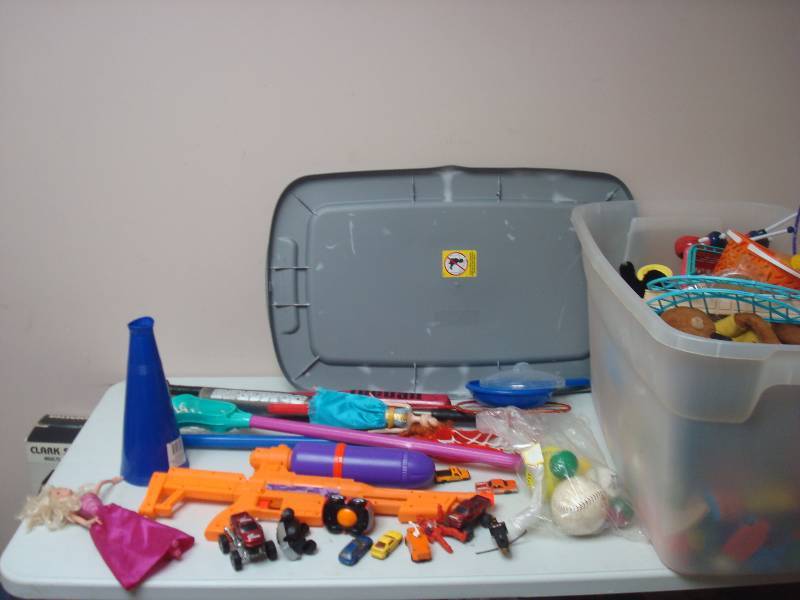 lot 129 image: Large Bin Filled With Kids Toy, Cars, Dolls...