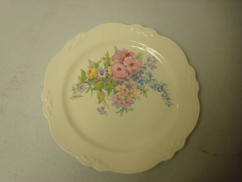 lot 140 image: Vintage Homer Laughlin Fine China Plate, Virg...