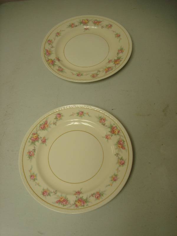 lot 147 image: Pair Of Eggshell Homer Laughlin Georgian Fine...