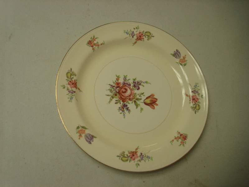 lot 148 image: Eggshell Nautilus Fine China Plate A46N5 ...