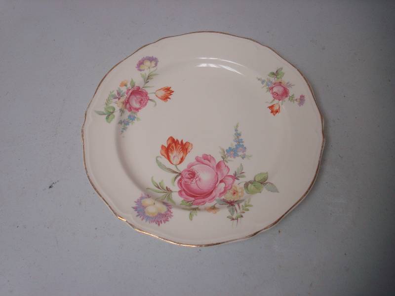 lot 150 image: Pair Of Vintage Edwin Knowles Fine China Plat...
