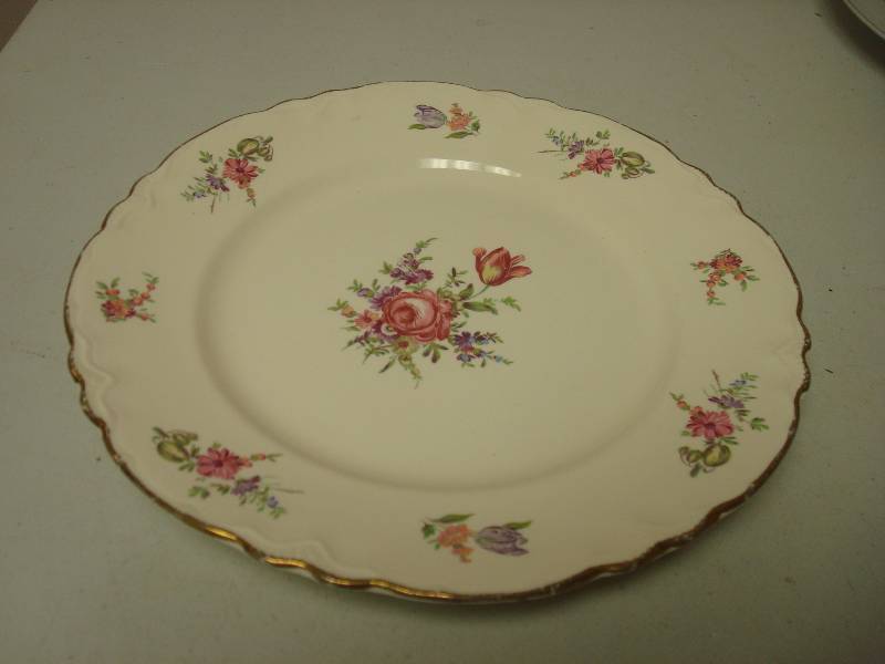 lot 154 image: Vintage Homer Laughlin Fine China Plate, B47N...