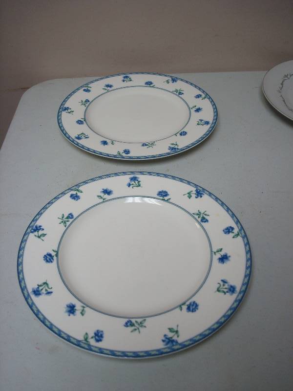 lot 160 image: Pair Of Mikasa Fine China Plates...