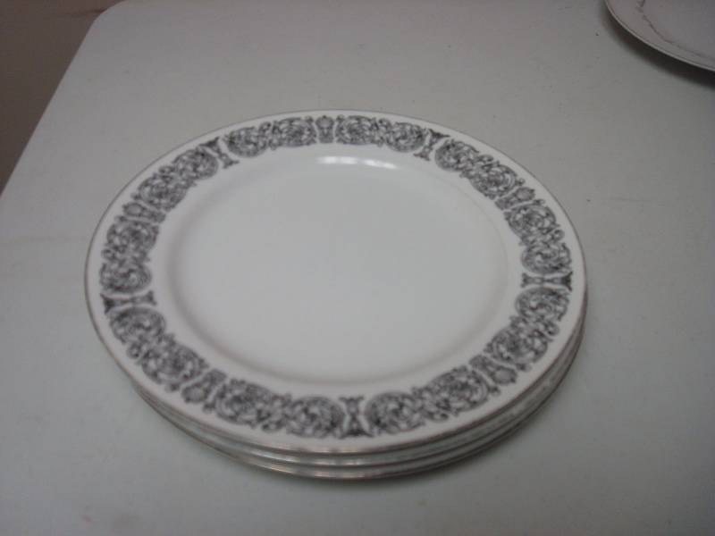 lot 163 image: Lot Of Celebrity Fine China Plates, Matador...