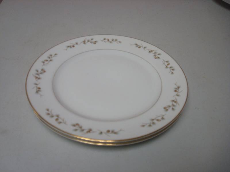 lot 168 image: Pair Of Royal Cameo Fine China Plates, Whispe...