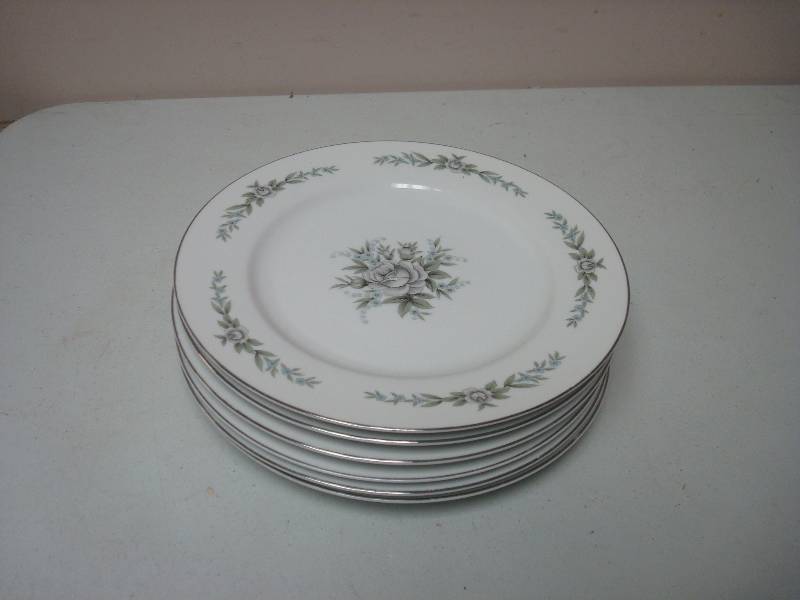 lot 170 image: Set Of Six Bouquet Fine Diamond China Plates,...