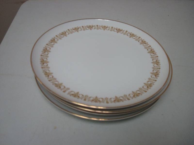 lot 172 image: Set Of Four Sheffield Fine China Plates, Impe...