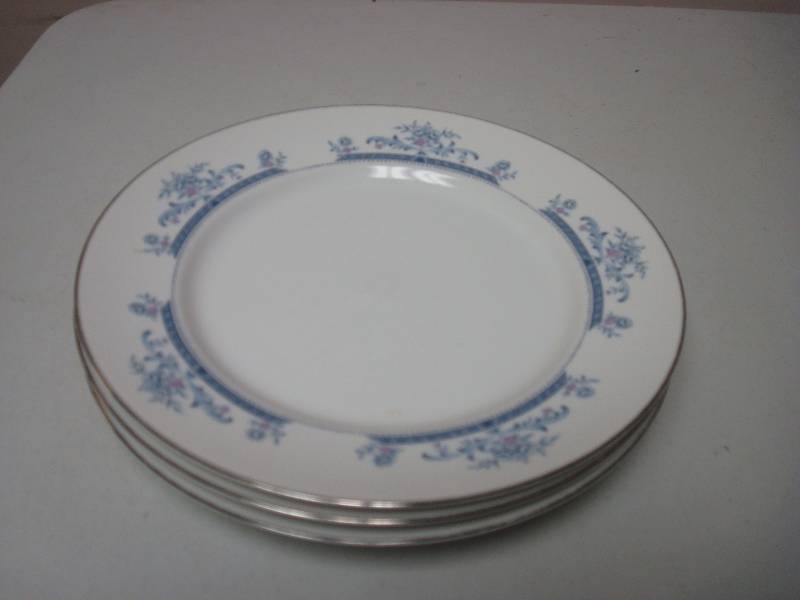 lot 175 image: Set Of Three Four Crown Fine China Plates, Ja...