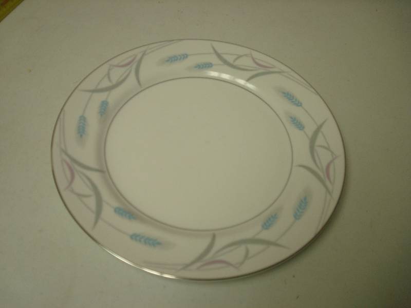 lot 183 image: Valmont Fine China Plate, Royal Wheat, Japan...