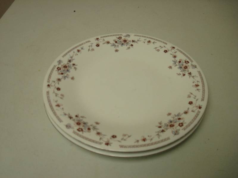 lot 186 image: Pair Of Dynasty Fine China Plates, Copenhagen...