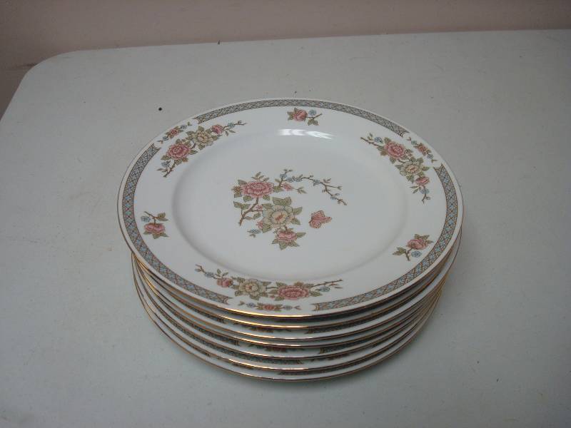 lot 187 image: Set Of Seven Fairfield Serenade Fine China Pl...