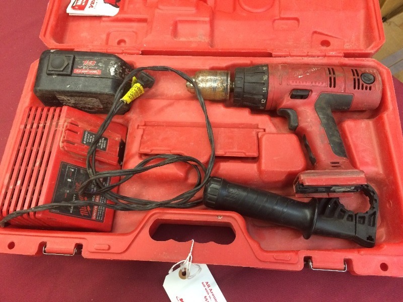 Milwaukee Power Pak Drill, charger with case - runs